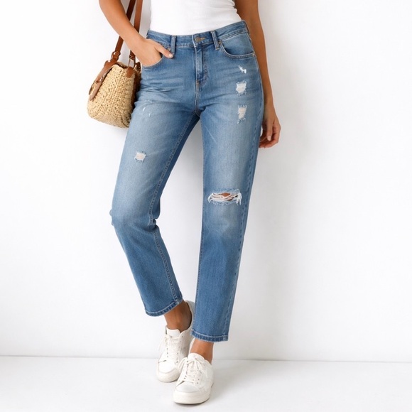 Banana Republic Girlfriend Jeans - Picture 2 of 8